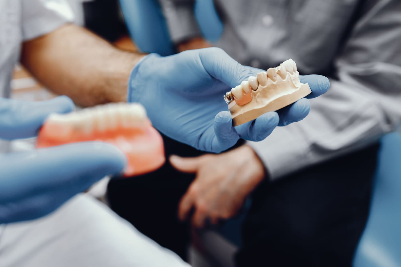 artificial-jaw-dentist-s-office